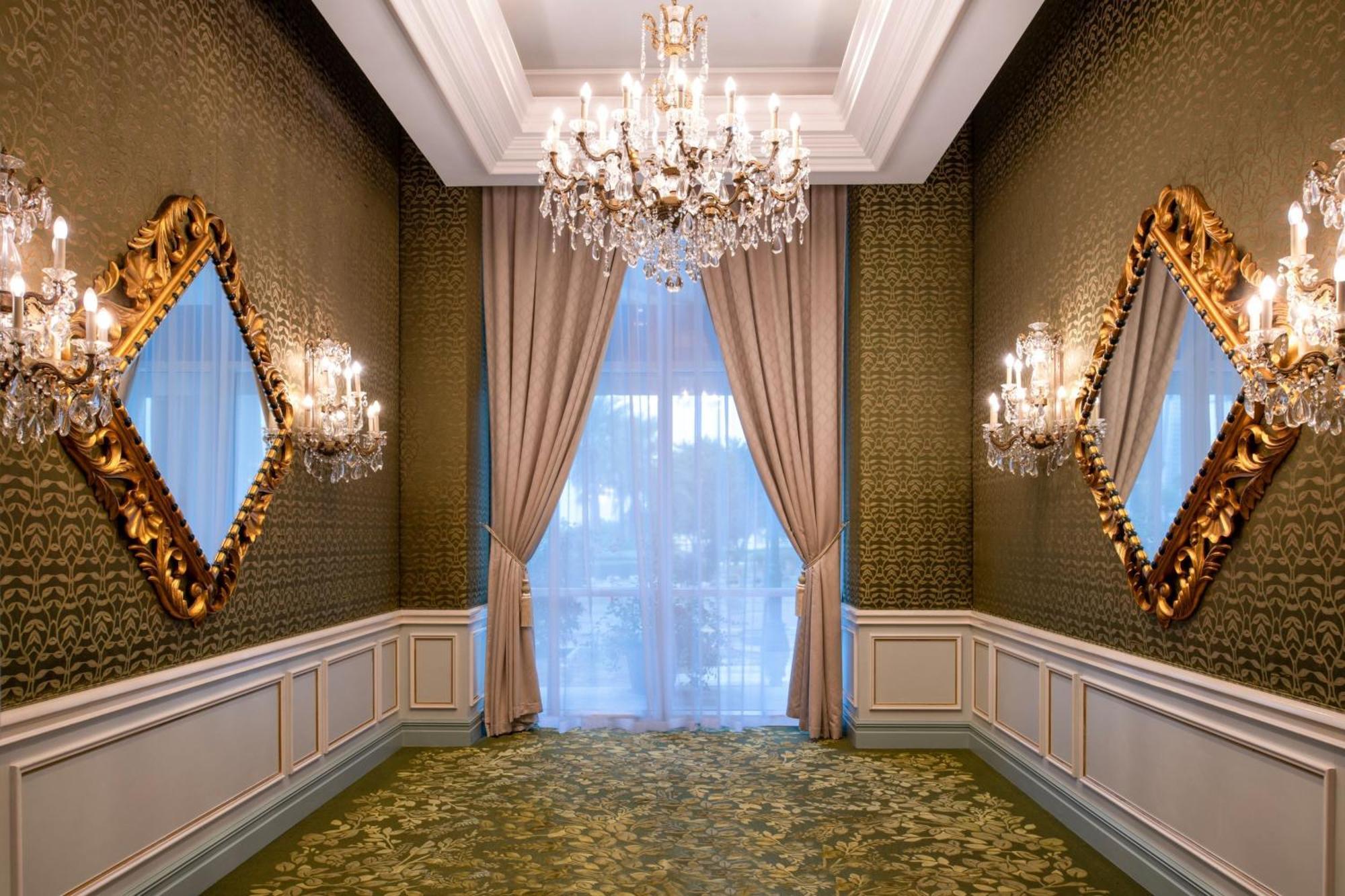 เดอะ ริตซ์-คาร์ลตัน โดฮา Hotel ภายนอก รูปภาพ The interior of the hotel