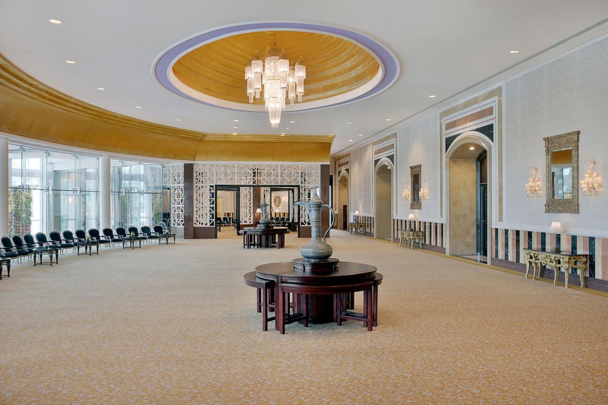 เดอะ ริตซ์-คาร์ลตัน โดฮา Hotel ภายนอก รูปภาพ The interior of the hotel