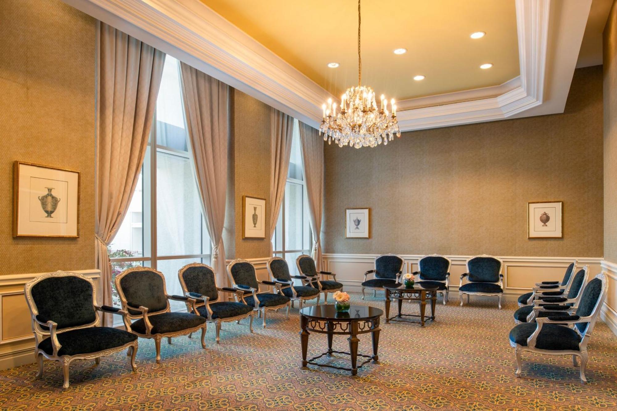 เดอะ ริตซ์-คาร์ลตัน โดฮา Hotel ภายนอก รูปภาพ The Club at the Four Seasons Hotel