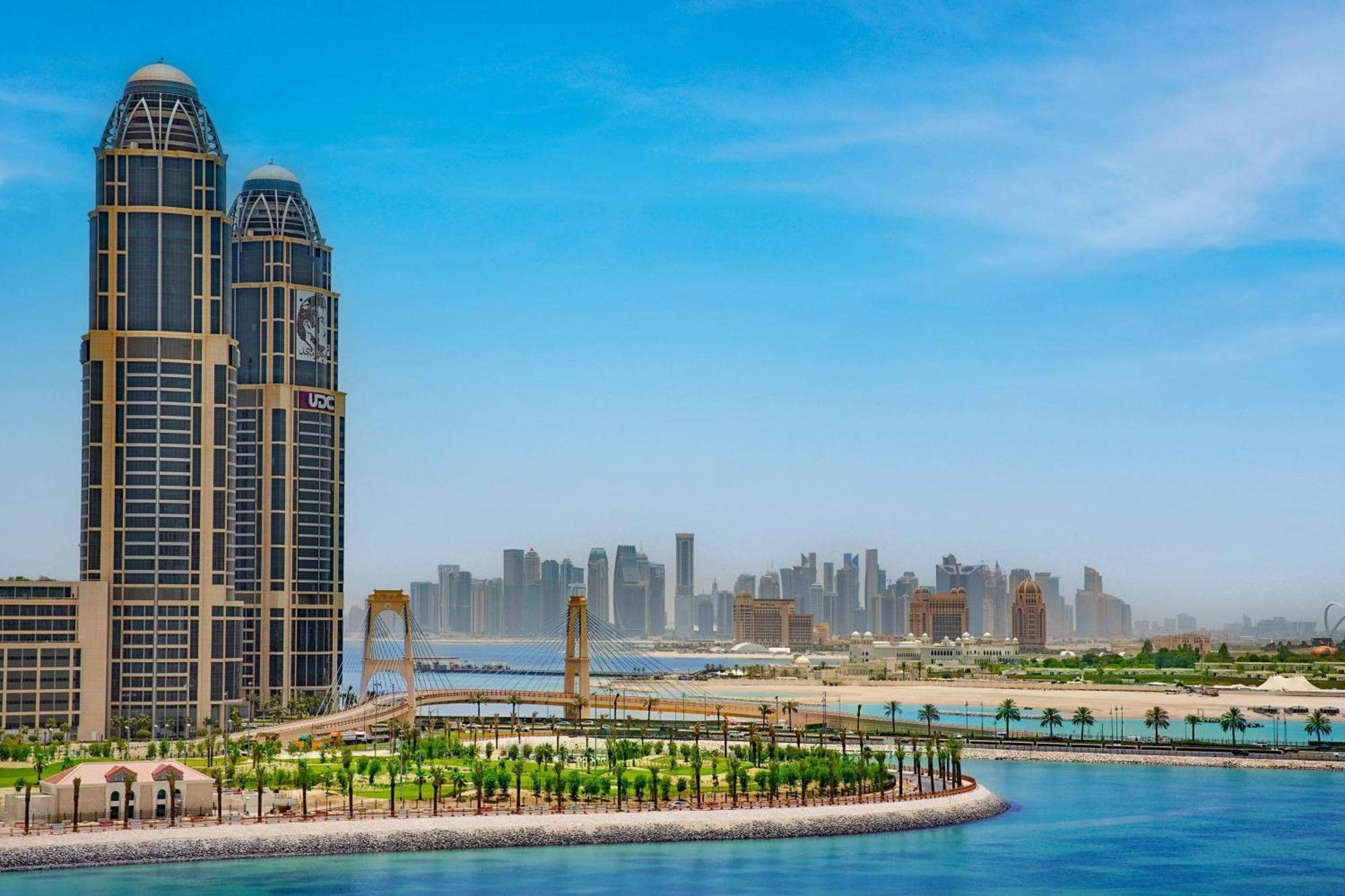 เดอะ ริตซ์-คาร์ลตัน โดฮา Hotel ภายนอก รูปภาพ View of the Pearl from the Qatari side