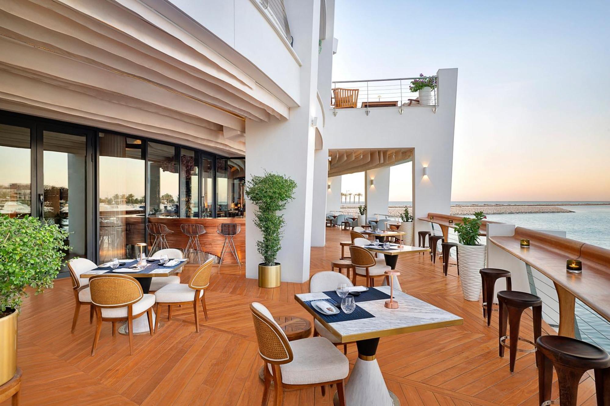 เดอะ ริตซ์-คาร์ลตัน โดฮา Hotel ภายนอก รูปภาพ The Deck