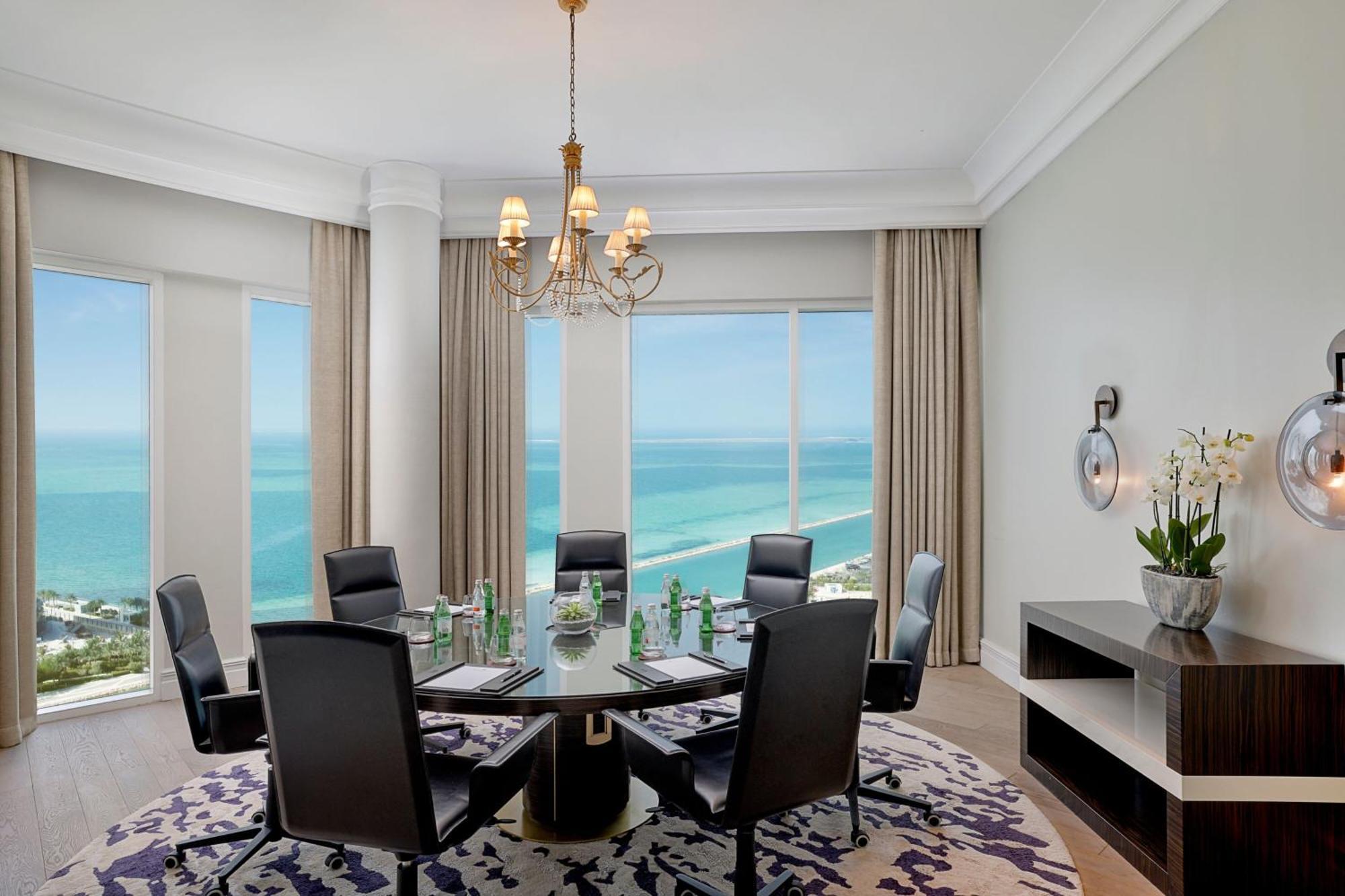 เดอะ ริตซ์-คาร์ลตัน โดฮา Hotel ภายนอก รูปภาพ Boardroom