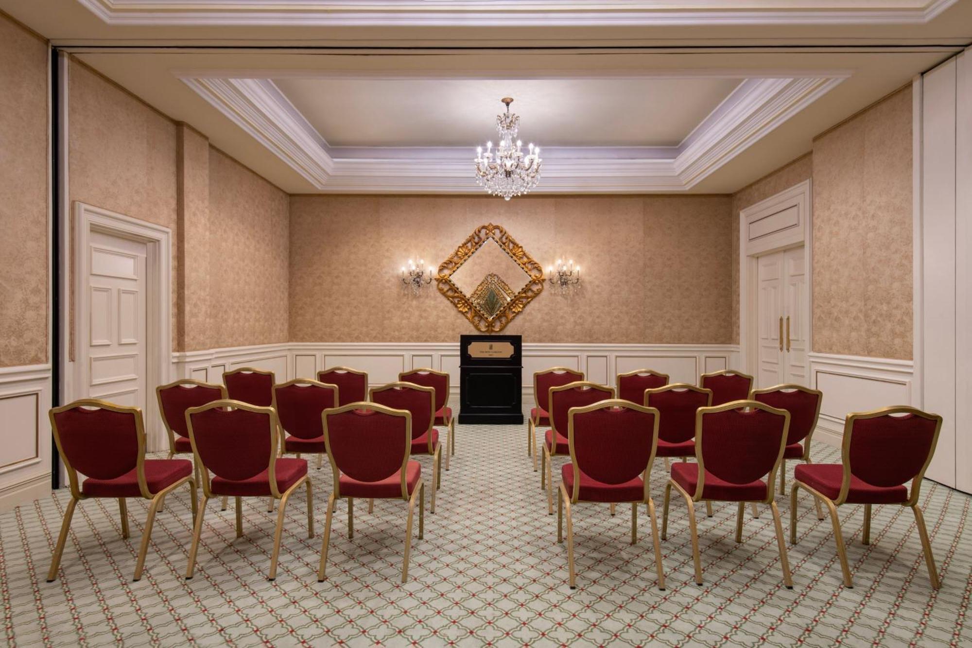 เดอะ ริตซ์-คาร์ลตัน โดฮา Hotel ภายนอก รูปภาพ The meeting room