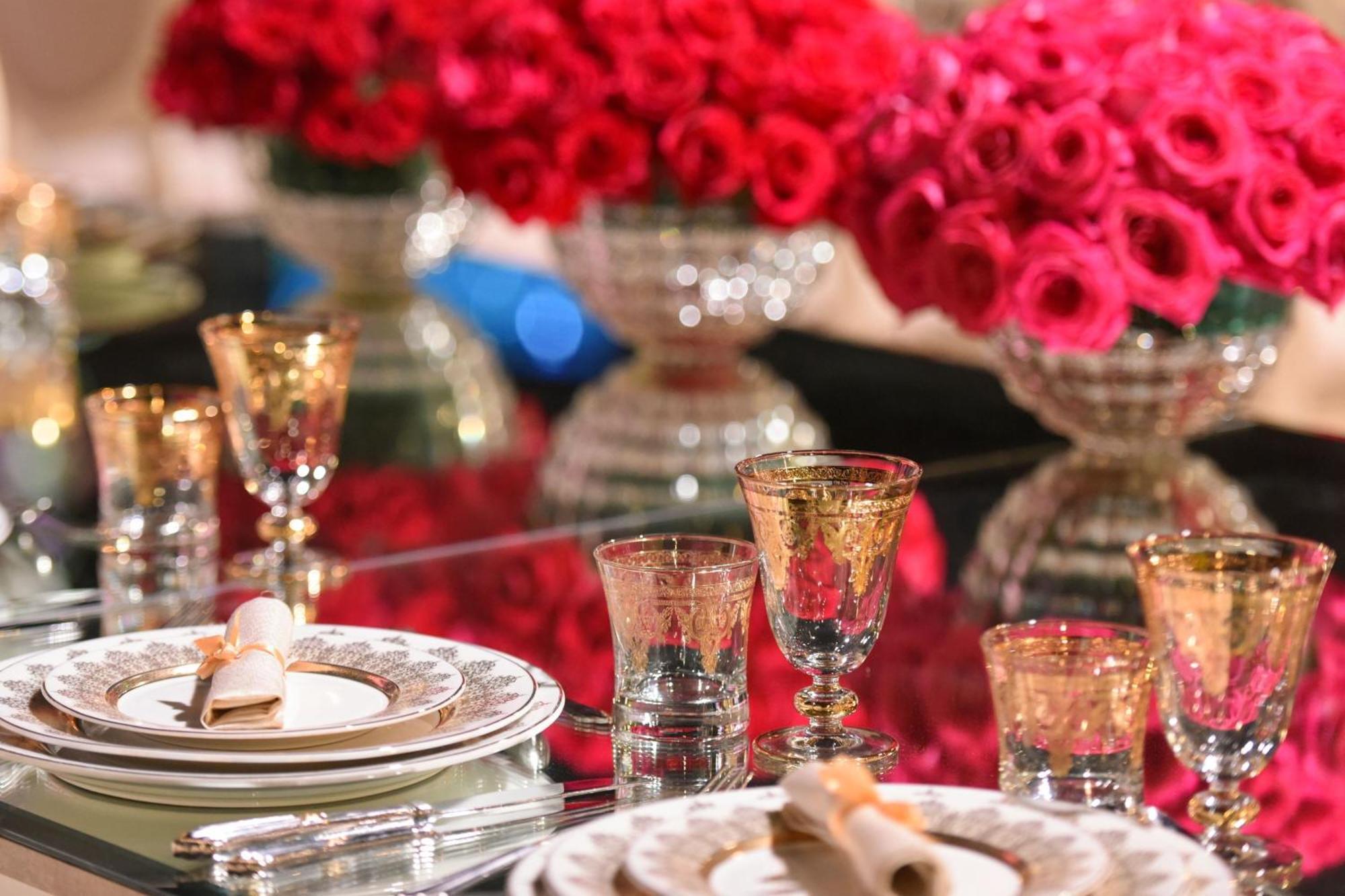 เดอะ ริตซ์-คาร์ลตัน โดฮา Hotel ภายนอก รูปภาพ A table set for a formal dinner