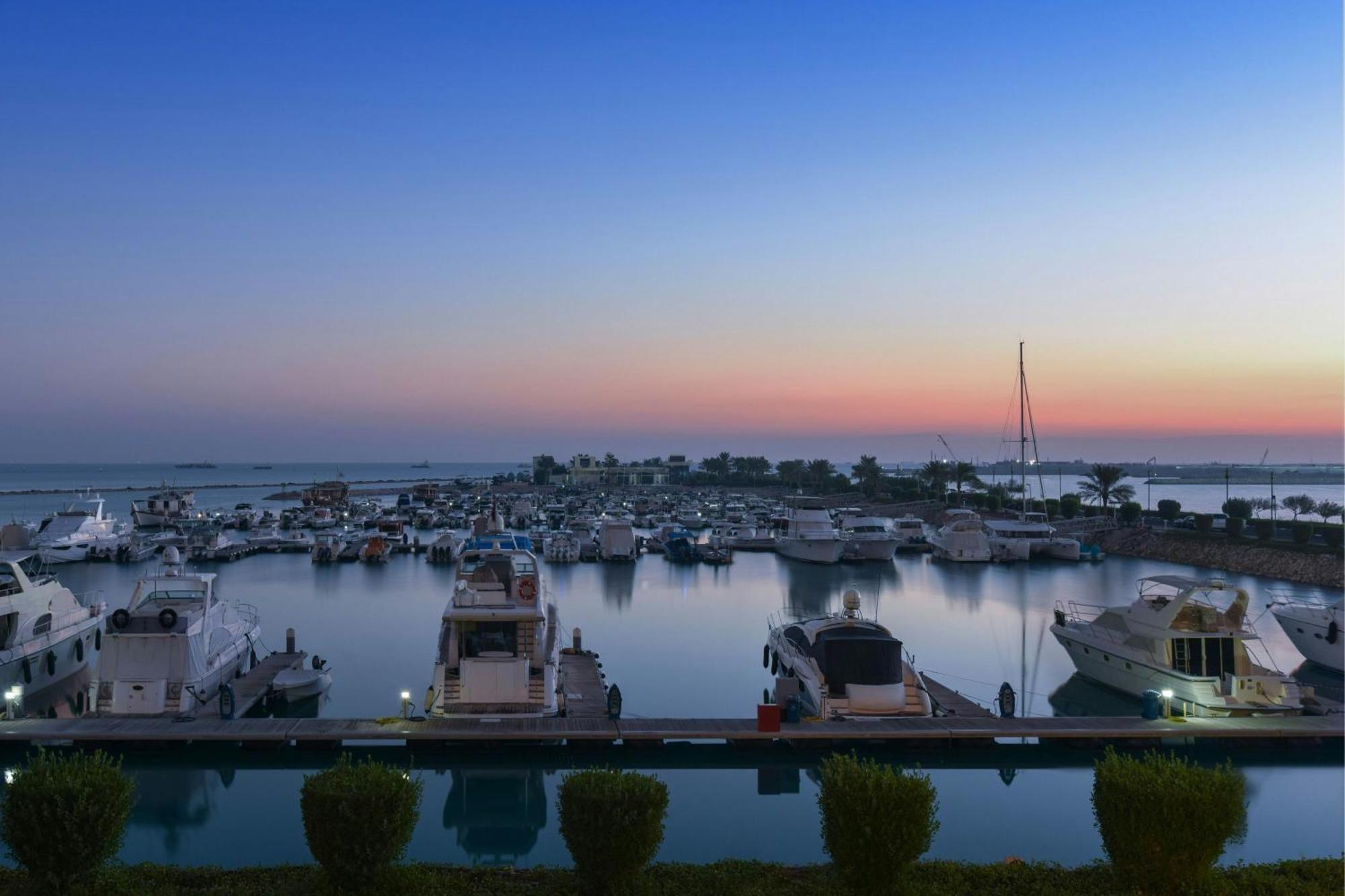 เดอะ ริตซ์-คาร์ลตัน โดฮา Hotel ภายนอก รูปภาพ The port of Rafina